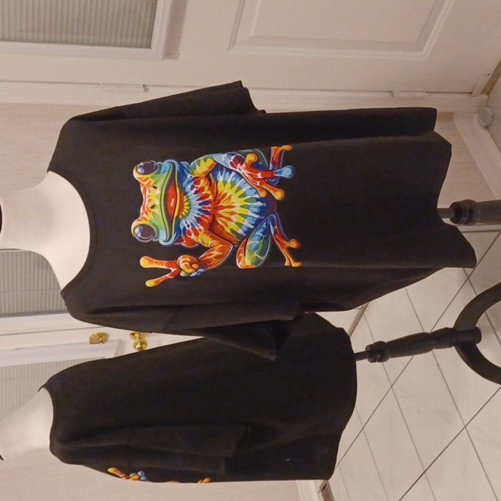4/$80 New Black Tee With Colourful Frog Design - Size 5XL (US22)